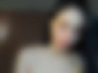 Live cam show with Lesyalis - Moaning on liverealitysex.com