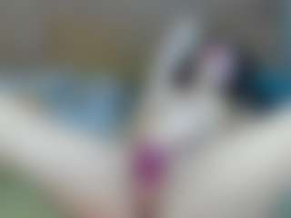 Spettacolo in cam dal vivo con Lesyalis - Strip su Camsoda
