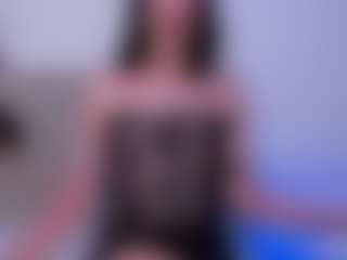 Live cam show with RosseAlicee - Black Hair on slutload