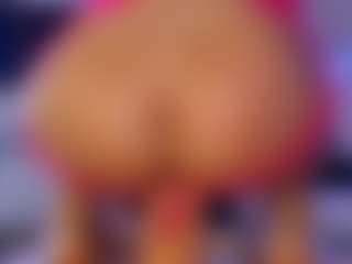 SellenaBee's Live Sex Cam Show