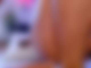 SellenaBee's Live Sex Cam Show