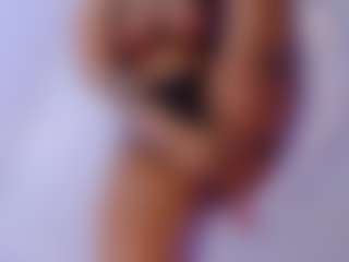 SellenaBee's Live Sex Cam Show