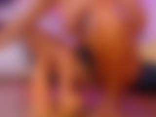 SellenaBee's Live Sex Cam Show