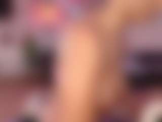 Live cam show with SellenaBee - Latina on madthumbs