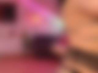Live cam show with SellenaBee - Smoking on CamwithHer