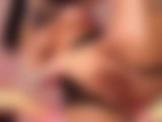 Live cam show with SellenaBee - Double Penetration on Camiplay Live