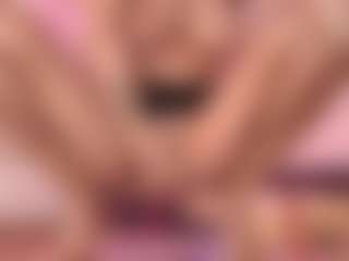 Live cam show with SellenaBee - Twerk on StripNow