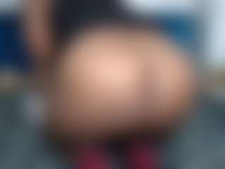 SweetJoy696's Live Sex Cam Show