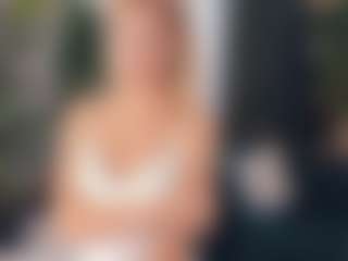 Live cam show with IleenWyrosdick - Camel Toe on hotwifechat.live