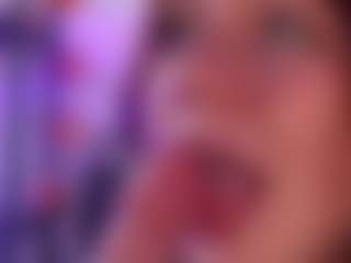 Live cam show with Killy-Merrot - Blue Eyes on Milfs Live