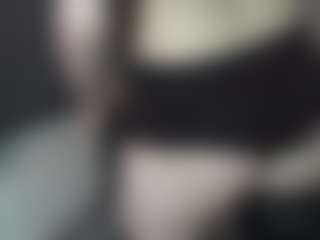 Live cam show with GladisBelousson - Skinny on Gym Cam Girls