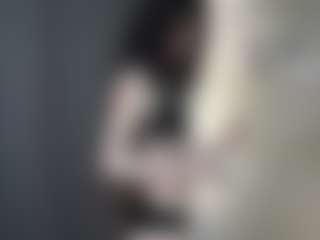 Live cam show with GladisBelousson - Camel Toe on SquirtSoMuch