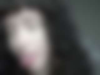 Live cam show with GladisBelousson - Petite on SpankPalCams