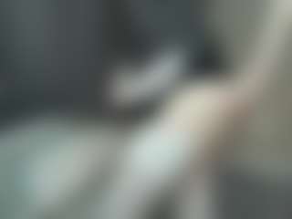 Live cam show with GladisBelousson - Petite on Camsoda