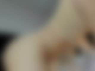 Live cam show with Dashahott - Average on StripNow