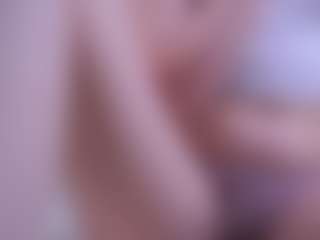 Live cam show with Sofia - Small Ass on Gym Cam Girls