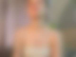 Live cam show with Sofia - Upskirt on Dare Cams