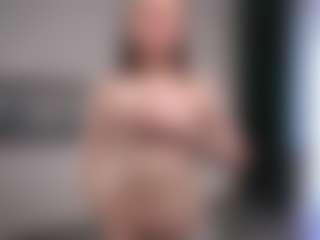 Live cam show with Sofia - Oil on Dolls Live