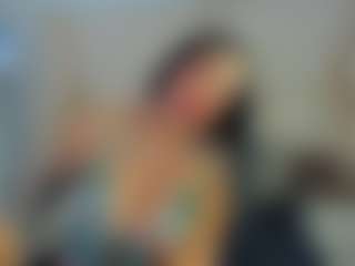Zayra MILF webcam performer live streaming