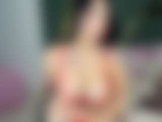 Zayra MILF webcam performer live streaming