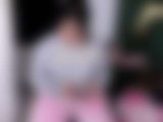 Live cam show with Zayra - Smoking on milfzrlive.com