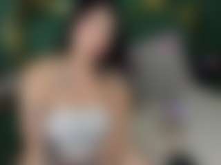 Live cam show with Zayra - Average on Camsoda
