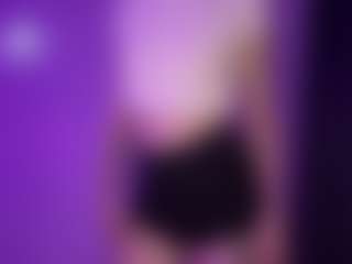 Live cam show with AdelinaComerford - Public MILF on Instabang