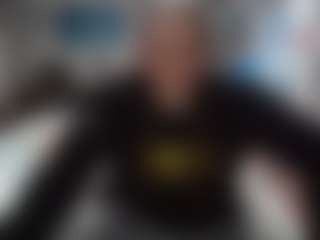 Live cam show with KyleWray - No Drinking on AdultVida.com