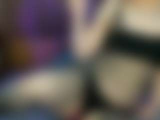 Live cam show with AshleyCutiePie - Blonde Hair MILF on Camming Site