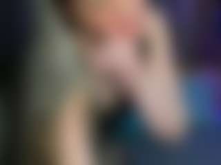 Live cam show with AshleyCutiePie - Middle Aged on StripNow