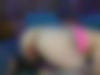 Live cam show with AshleyCutiePie - Middle Aged on xplaylive.com