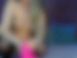 Live cam show with AshleyCutiePie - Blonde Hair Curvy on Dare Cams