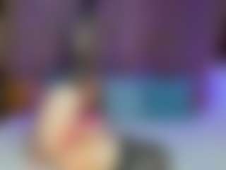 Live cam show with AshleyCutiePie - Middle Aged on Camsoda