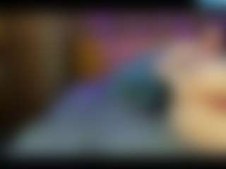 Live cam show with AshleyCutiePie - Blonde Hair Middle Aged on SinfulBabes