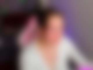 Live cam show with Kylara-1 - Camel Toe on boobsie.com