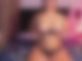 Live cam show with lovethickmilf - Middle Aged on CamwithHer