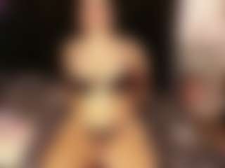 lovethickmilf MILF webcam performer live streaming