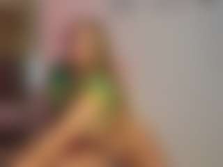 Live cam show with lovethickmilf - Flashing on liverealitysex.com