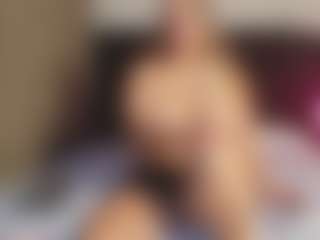 Live cam show with lovethickmilf - Blowjob on AdultVida.com