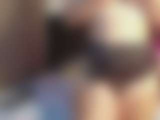 lovethickmilf MILF webcam performer live streaming