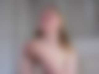 Live cam show with LucienneRelkin - Moaning on Fapmatic.com