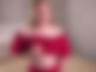 Live cam show with LucienneRelkin - Moaning on Camsoda