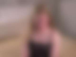 Live cam show with LucienneRelkin - Normal on Chatstar