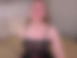 Live cam show with LucienneRelkin - Average on Soda Cam
