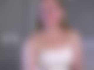 Live cam show with LucienneRelkin - Moaning on Uber Horny