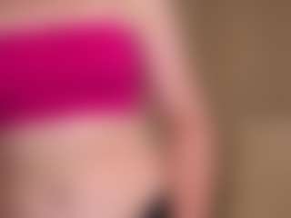 Live cam show with LucienneRelkin - Moaning on Camsoda