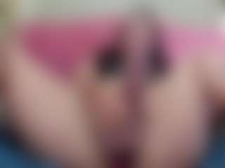 Live cam show with Yessicabelltran - Orgasm on slutload