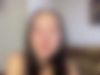 Live cam show with lilo - Brown Hair on livesuperchat.net