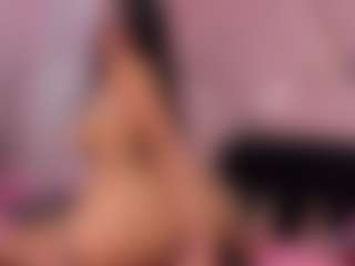 Live cam show with Honeyht - Ebony on Camsoda | colombia