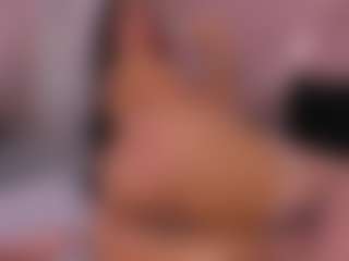 Live cam show with Honeyht - Ebony Teen (18+) on Camsoda | colombia